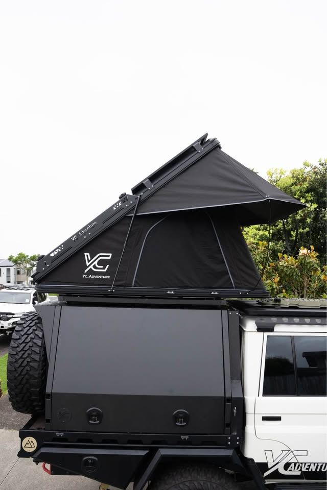 YC Adventure 1.3 Aluminium Hard Shell Roof Top Tent