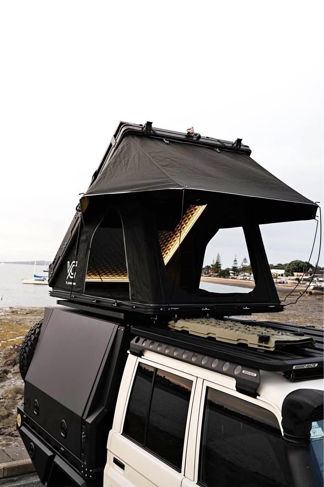YC Adventure 1.3 Aluminium Hard Shell Roof Top Tent